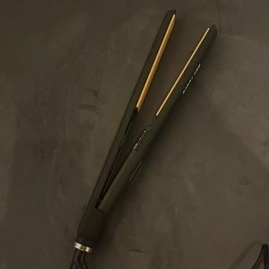 Hot Tools ~ 1 inch flat iron
